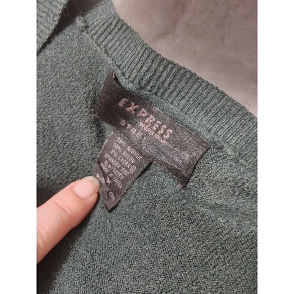 Women's EXPRESS Dark Green V-Neck Sweater M - Picture 4 of 8